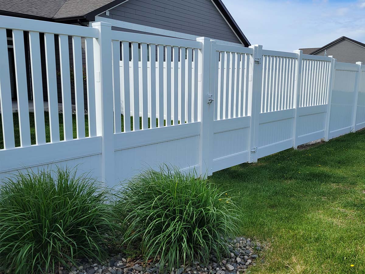 Custom Fence Contractor in Montana