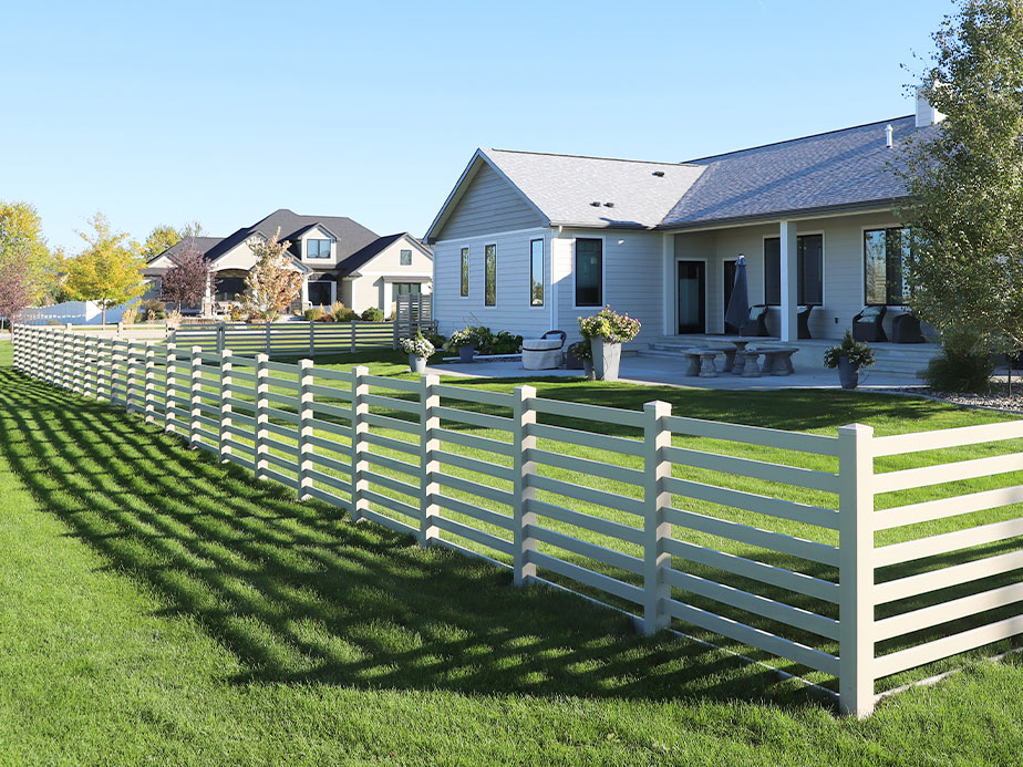 Vinyl Fence Contractor in Montana