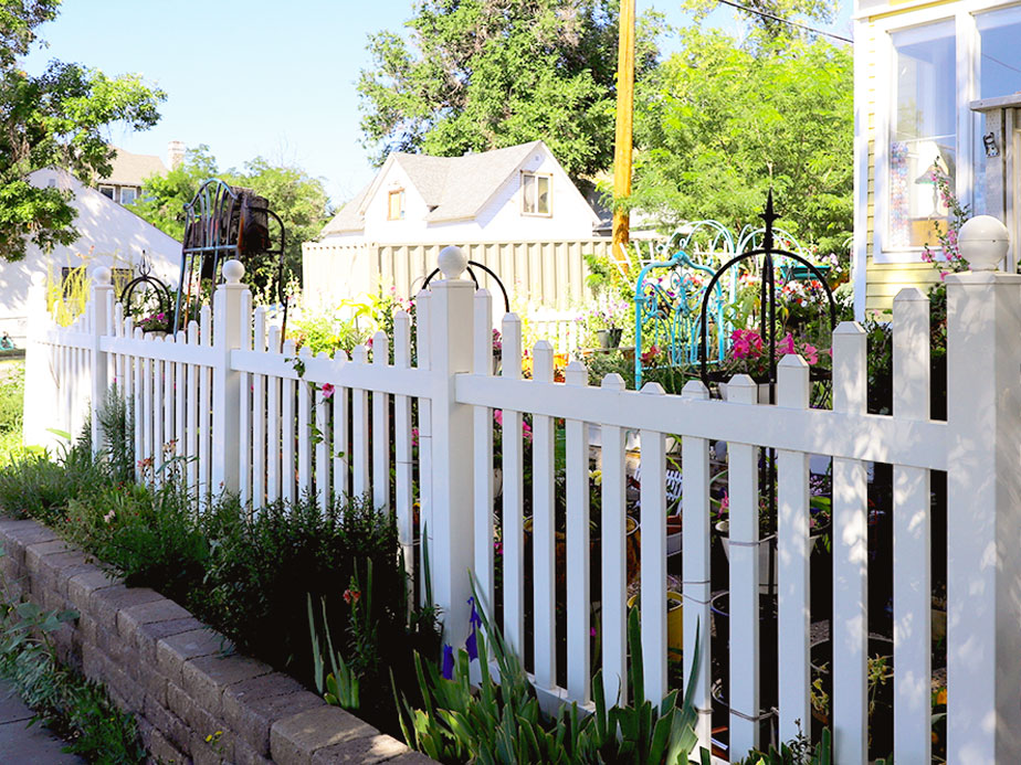 Decorative Fence Example in Columbus Montana