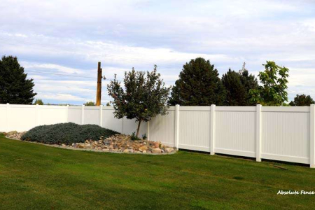 Billings-MT-White-Vinyl-Privacy-Fence-25