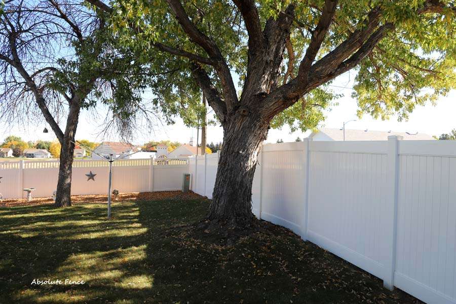 Billings-MT-White-Vinyl-Privacy-Fence-Accent-Top-27