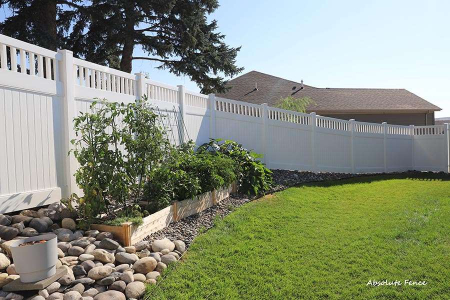Sheridan-WY-White-Accent-Top-Vinyl-Fence-74