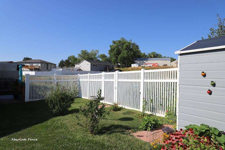 Sheridan-WY-White-Accent-Top-Vinyl-Picket-Fence-80